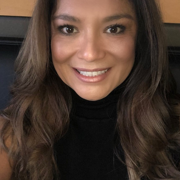 Meet your Posher, Sylvia - Picture 1 of 3